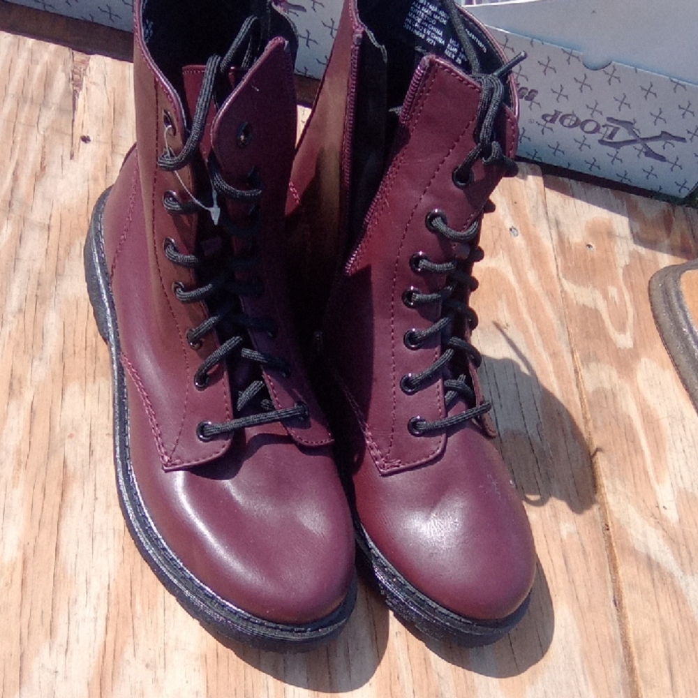 Women's Burgundy Lace-Up Time And True Boots